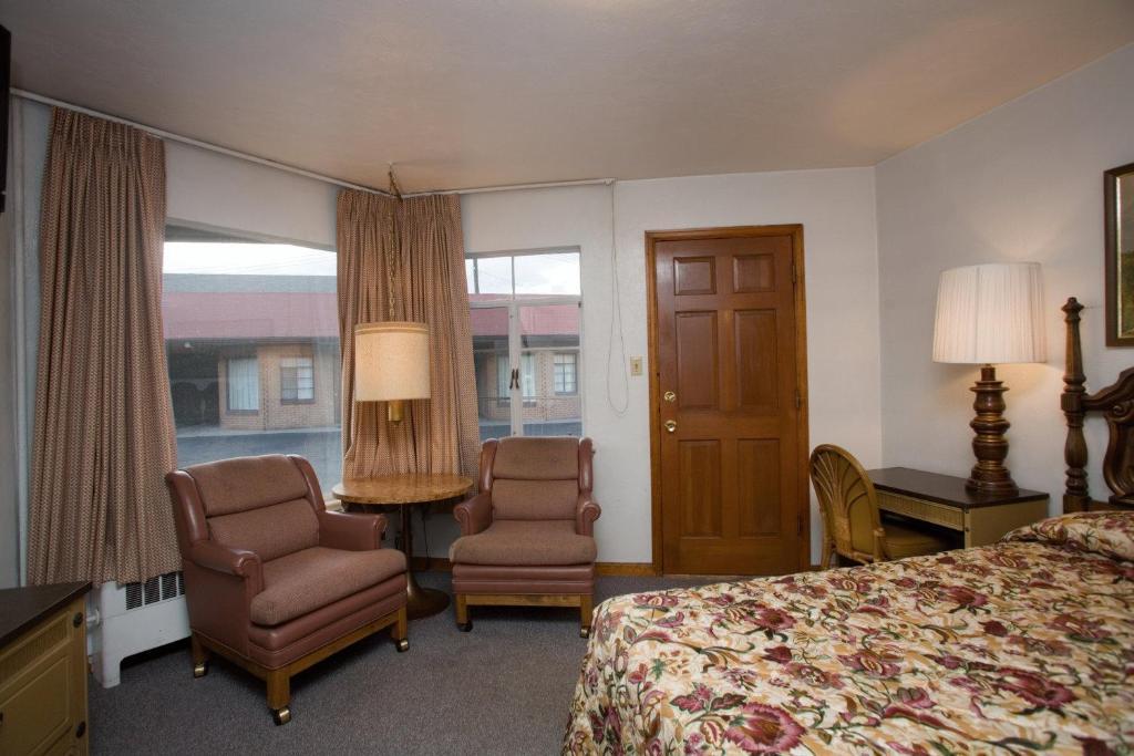 Stagecoach Motel Колорадо Спрингс Стая снимка